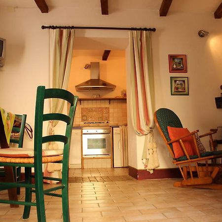 Delizioso Trilocale In Centro Apartment Montemerano Cameră foto